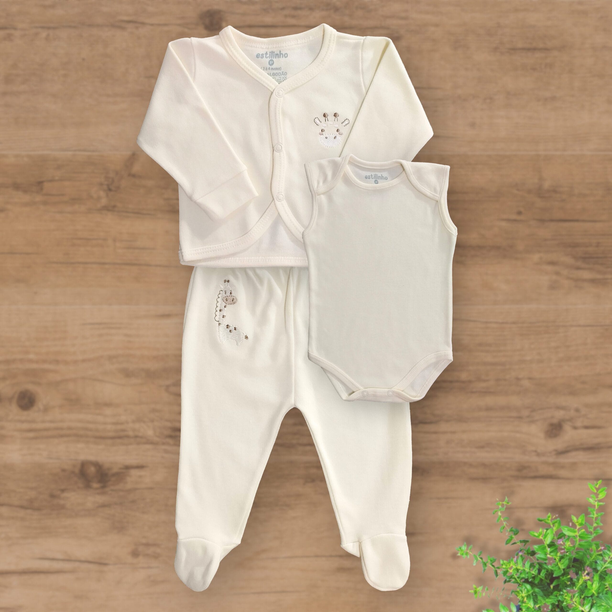 Conjunto Pagão Três Peças com Pezinhos Fechados Girafinha - Imagem 2