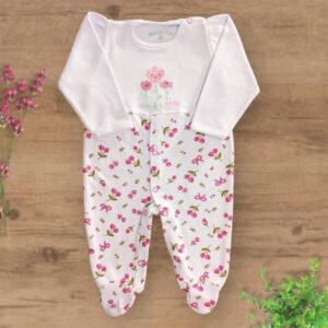 Macacão Suedini com Pezinhos Fechados Bordado Flores