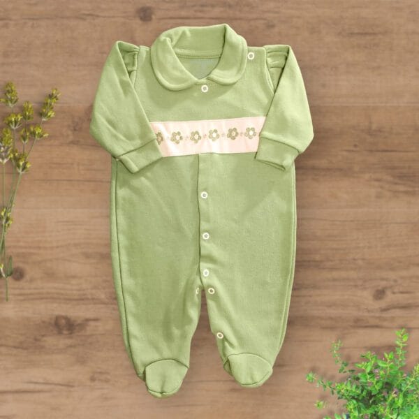 Macacão Suedini com Pezinhos Fechados Bordado Luxo - Imagem 2